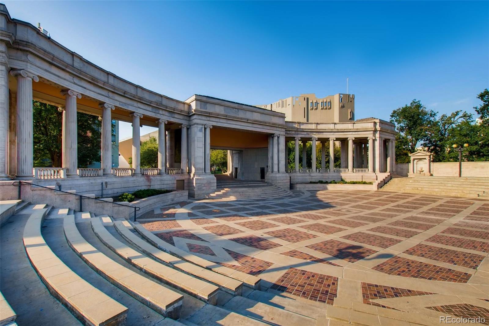 909 N Logan Street Unit: 5I