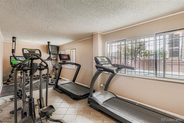 909 N Logan Street Unit: 5I