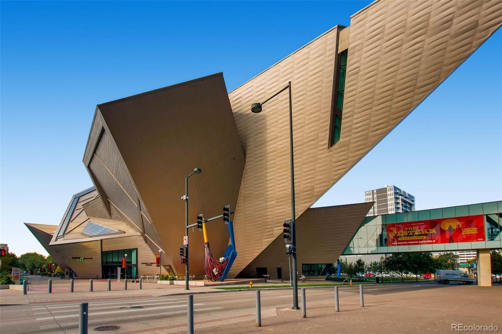 909 N Logan Street Unit: 5I