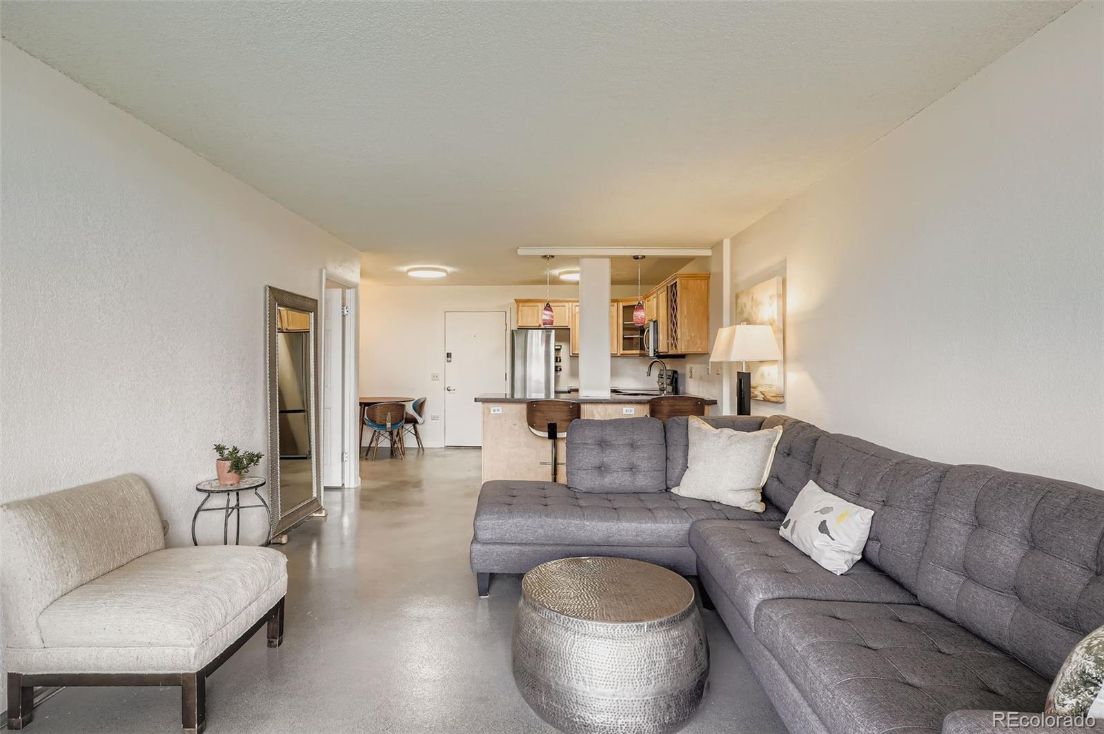 909 N Logan Street Unit: 5I