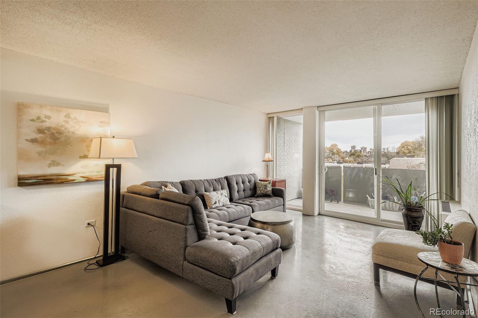 909 N Logan Street Unit: 5I