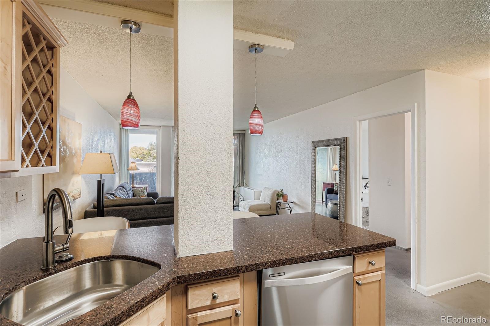 909 N Logan Street Unit: 5I