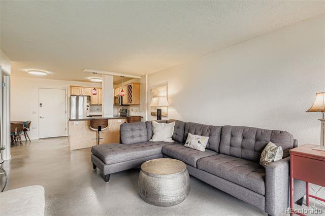 909 N Logan Street Unit: 5I