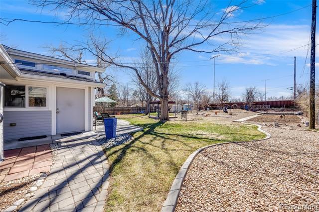 1558 W Meadowbrook Road