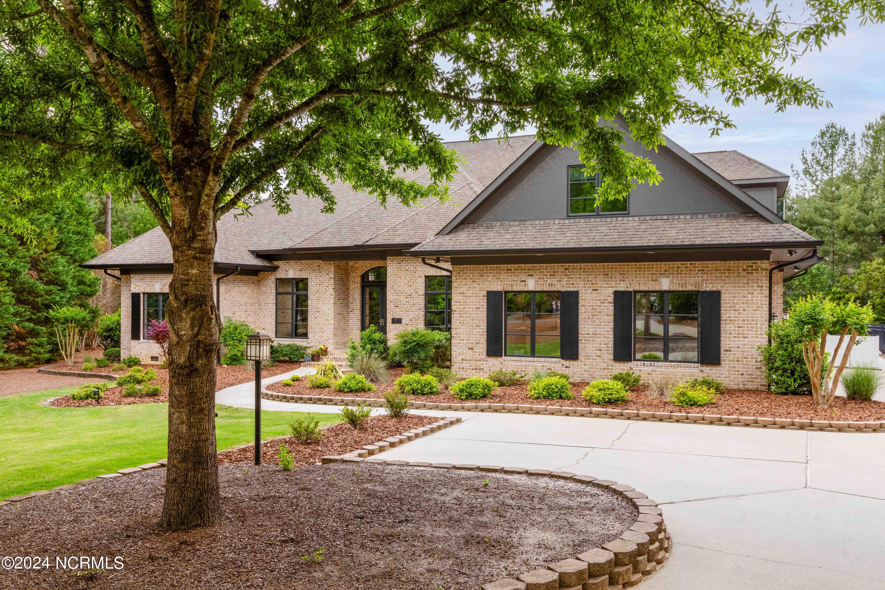 7 Maples Lane