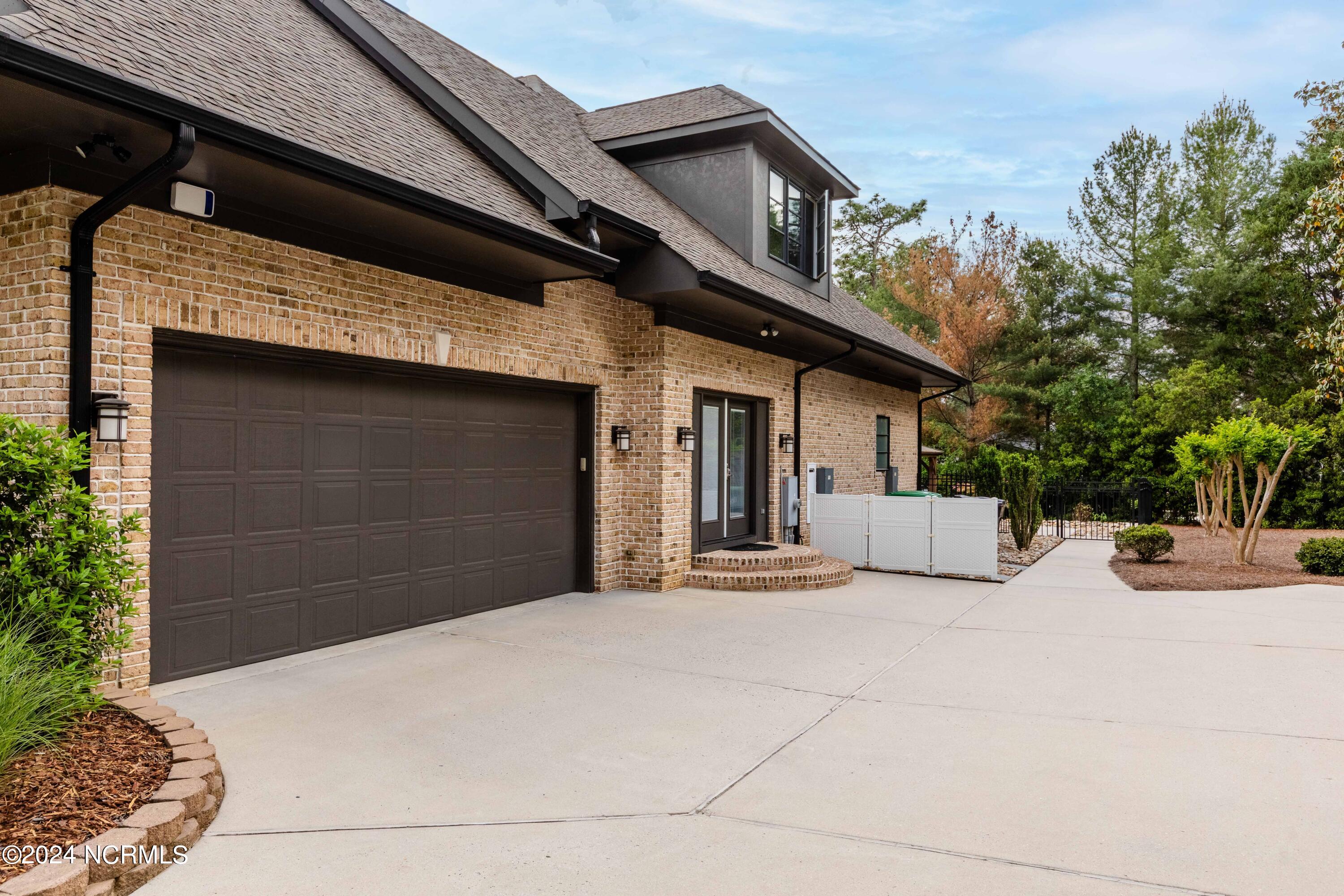 7 Maples Lane