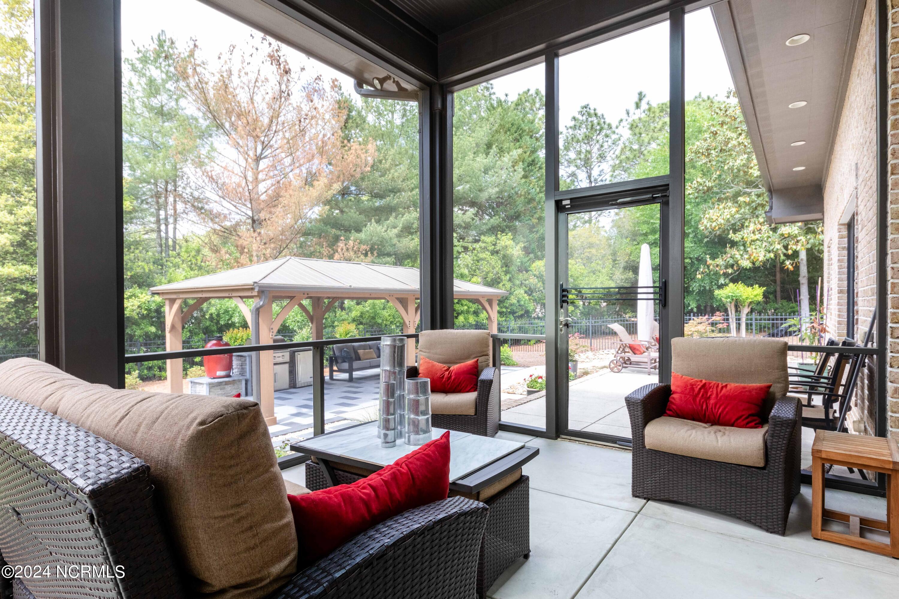 7 Maples Lane