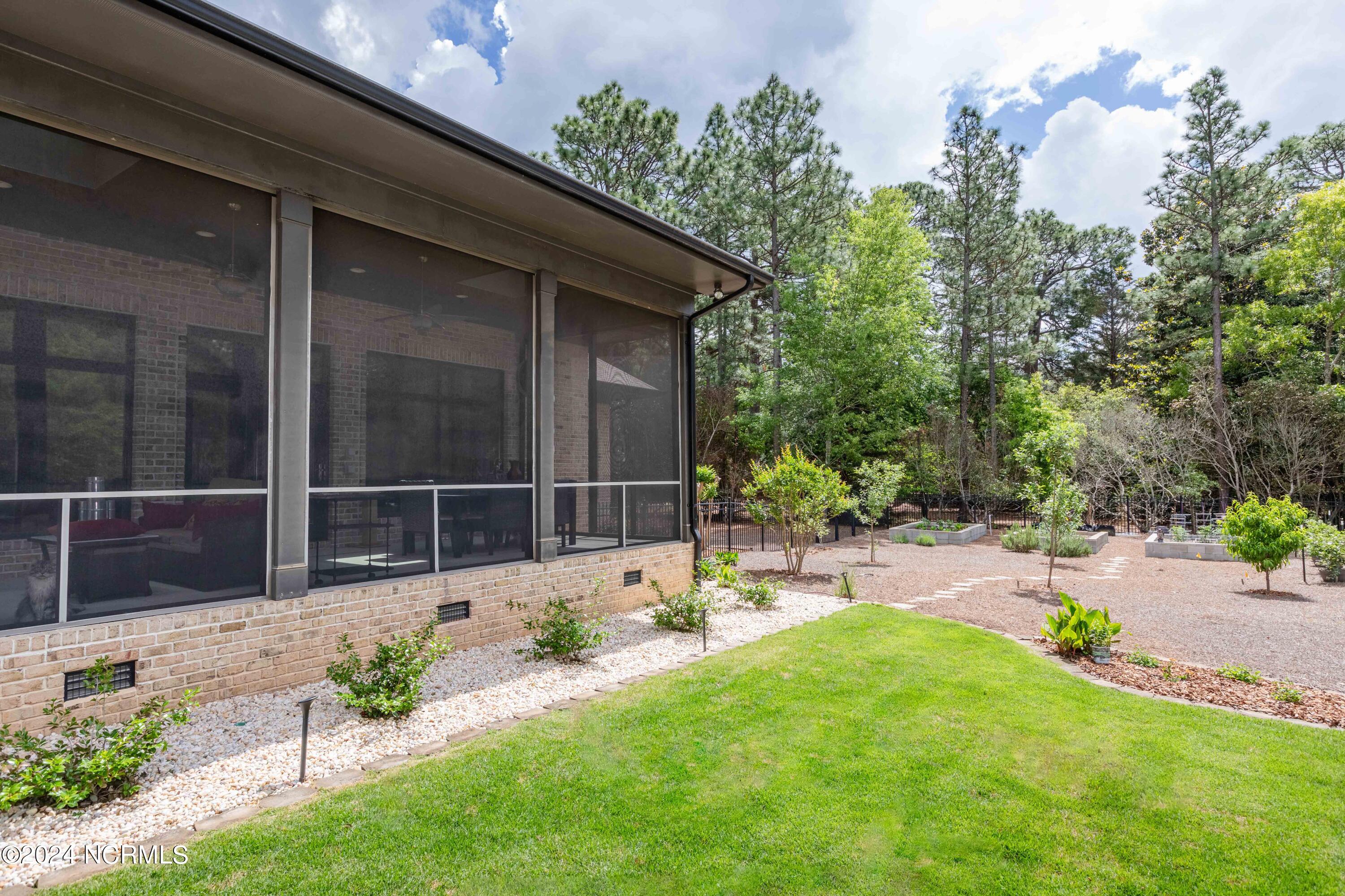 7 Maples Lane