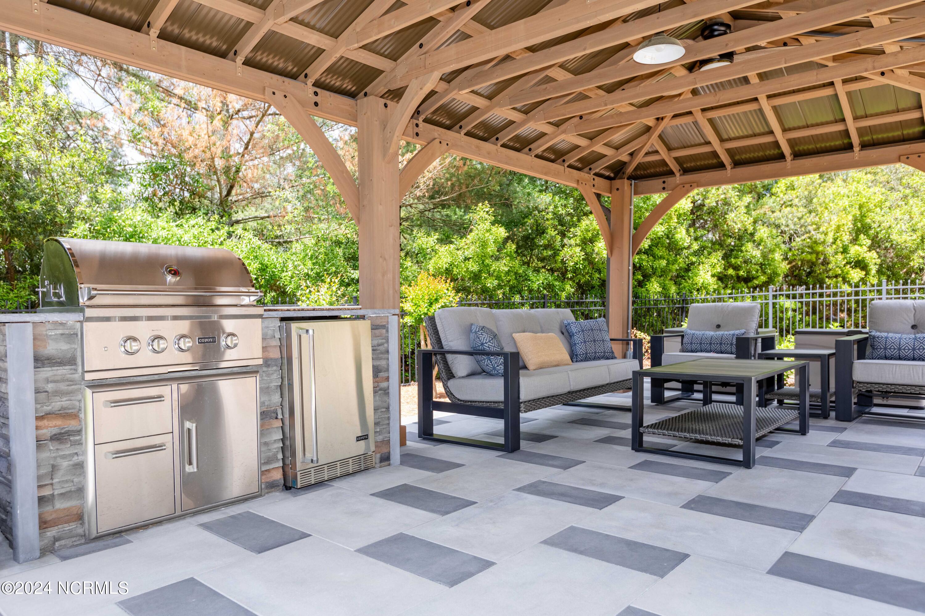 7 Maples Lane