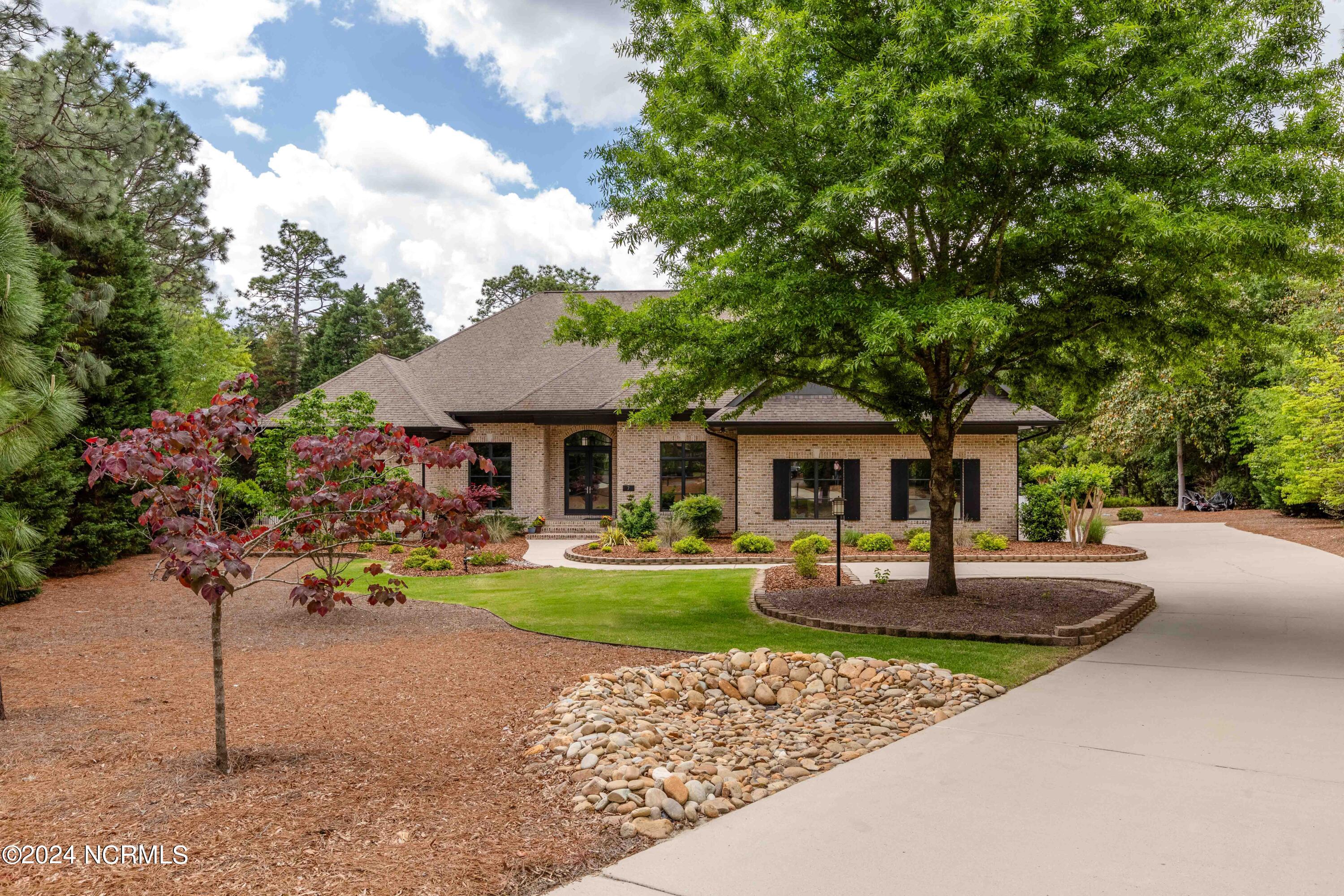 7 Maples Lane
