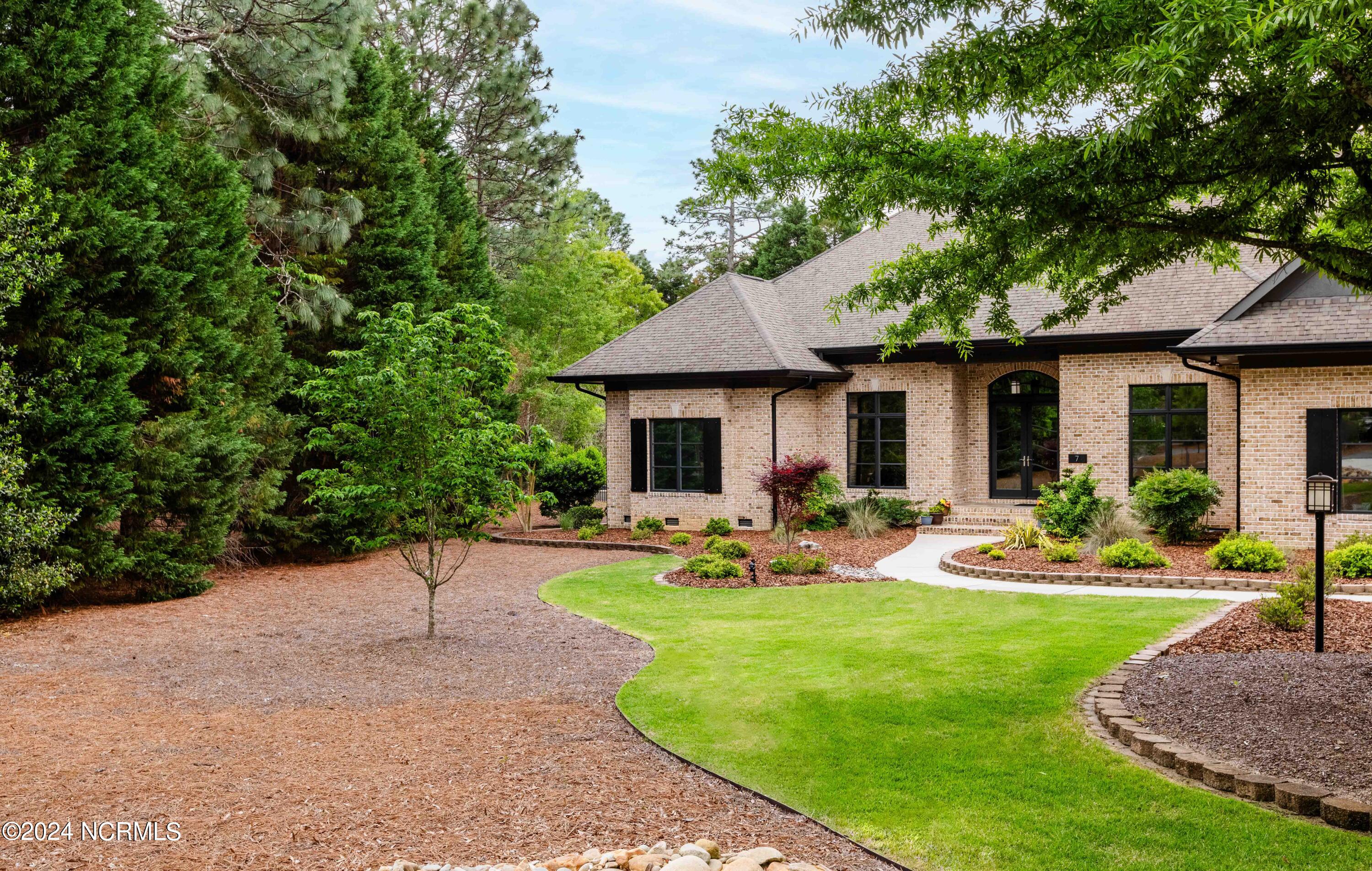 7 Maples Lane