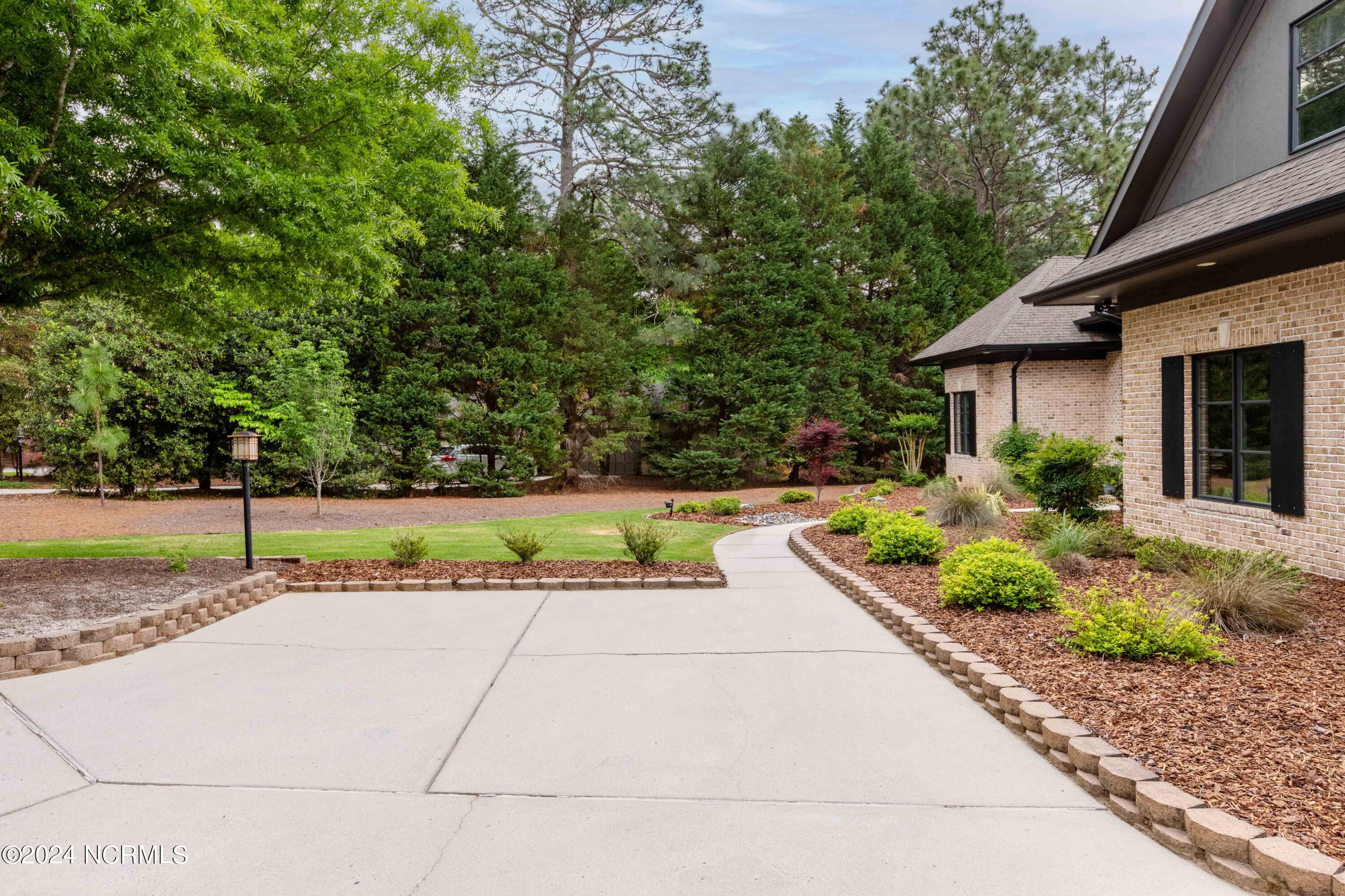 7 Maples Lane