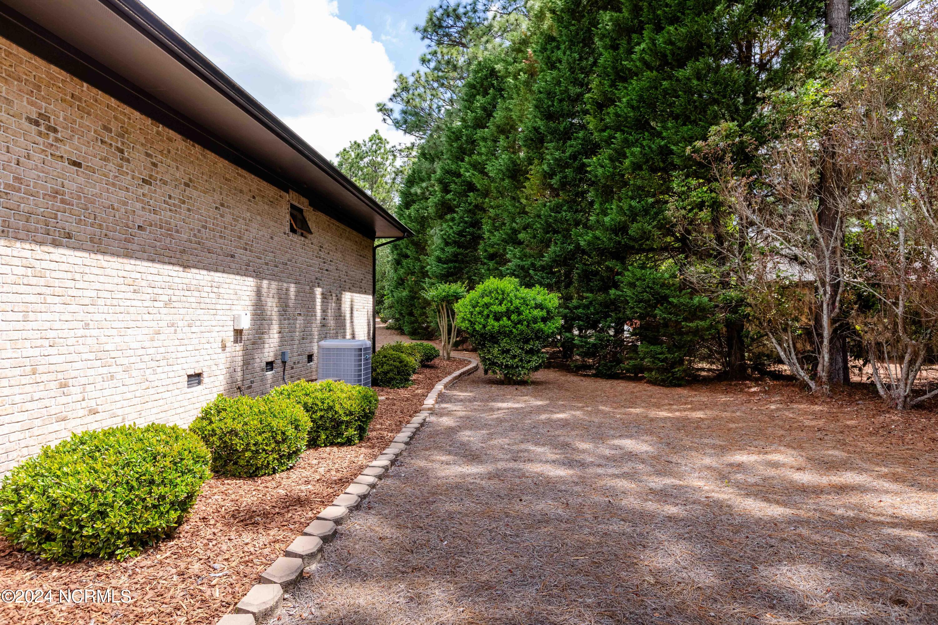 7 Maples Lane