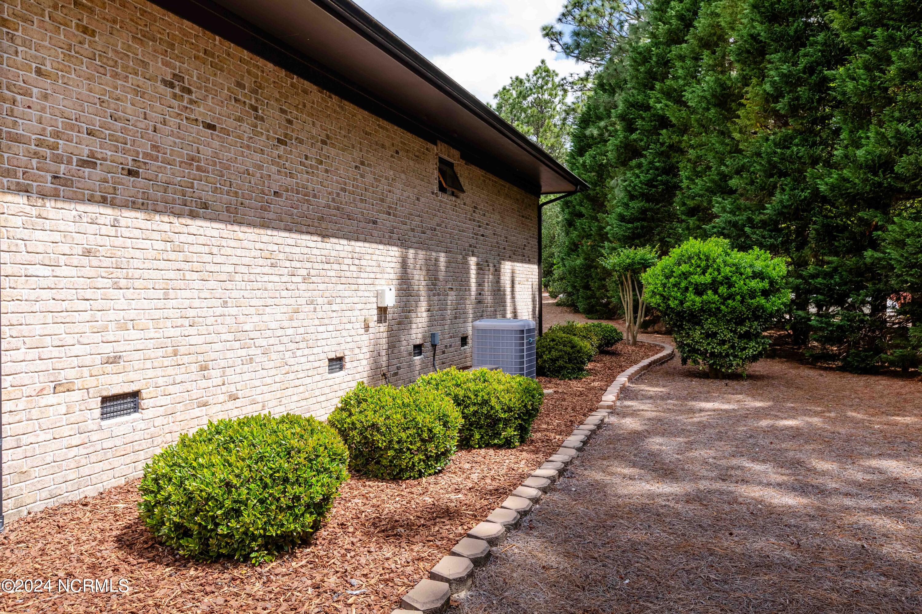 7 Maples Lane