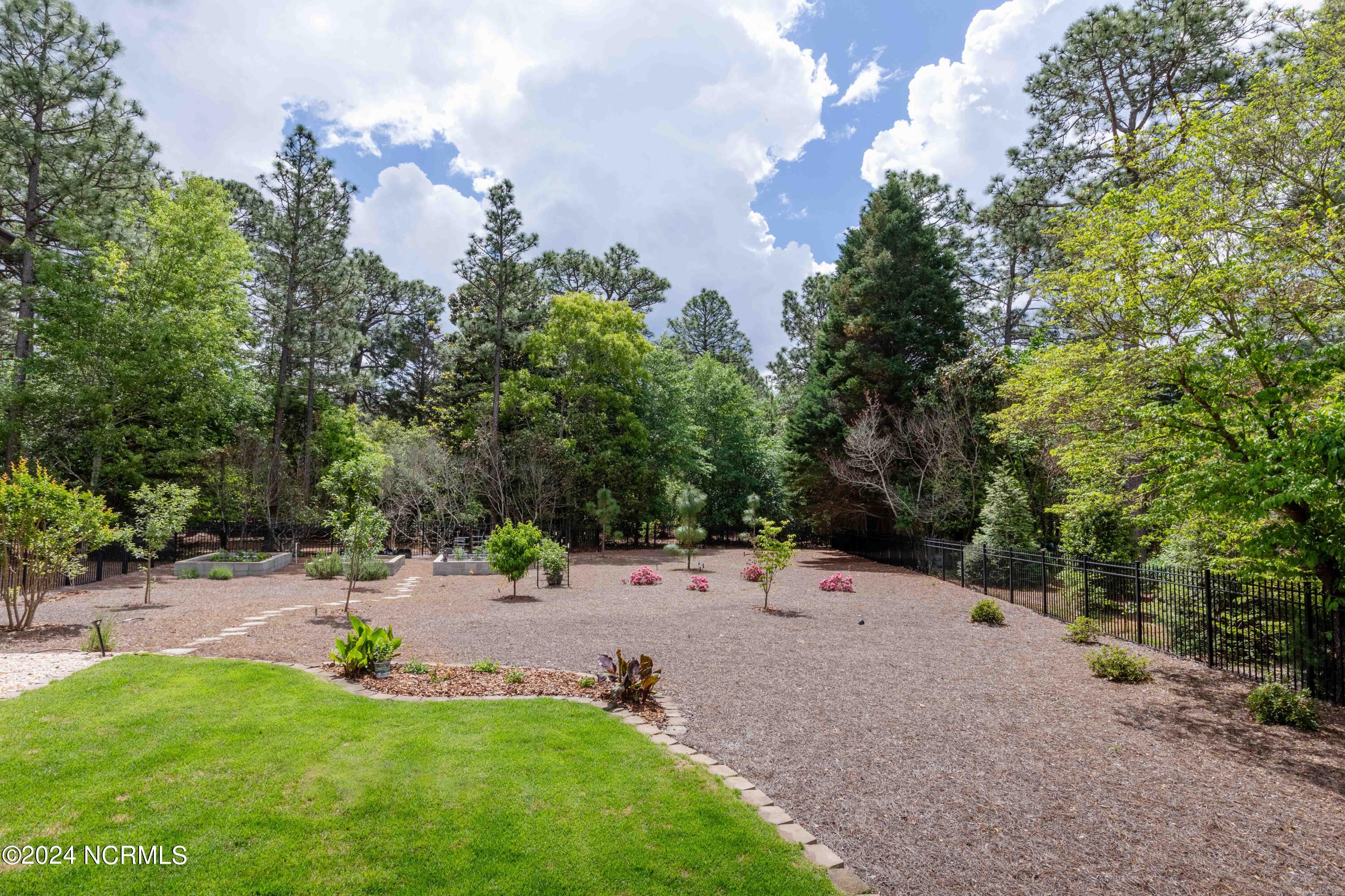 7 Maples Lane