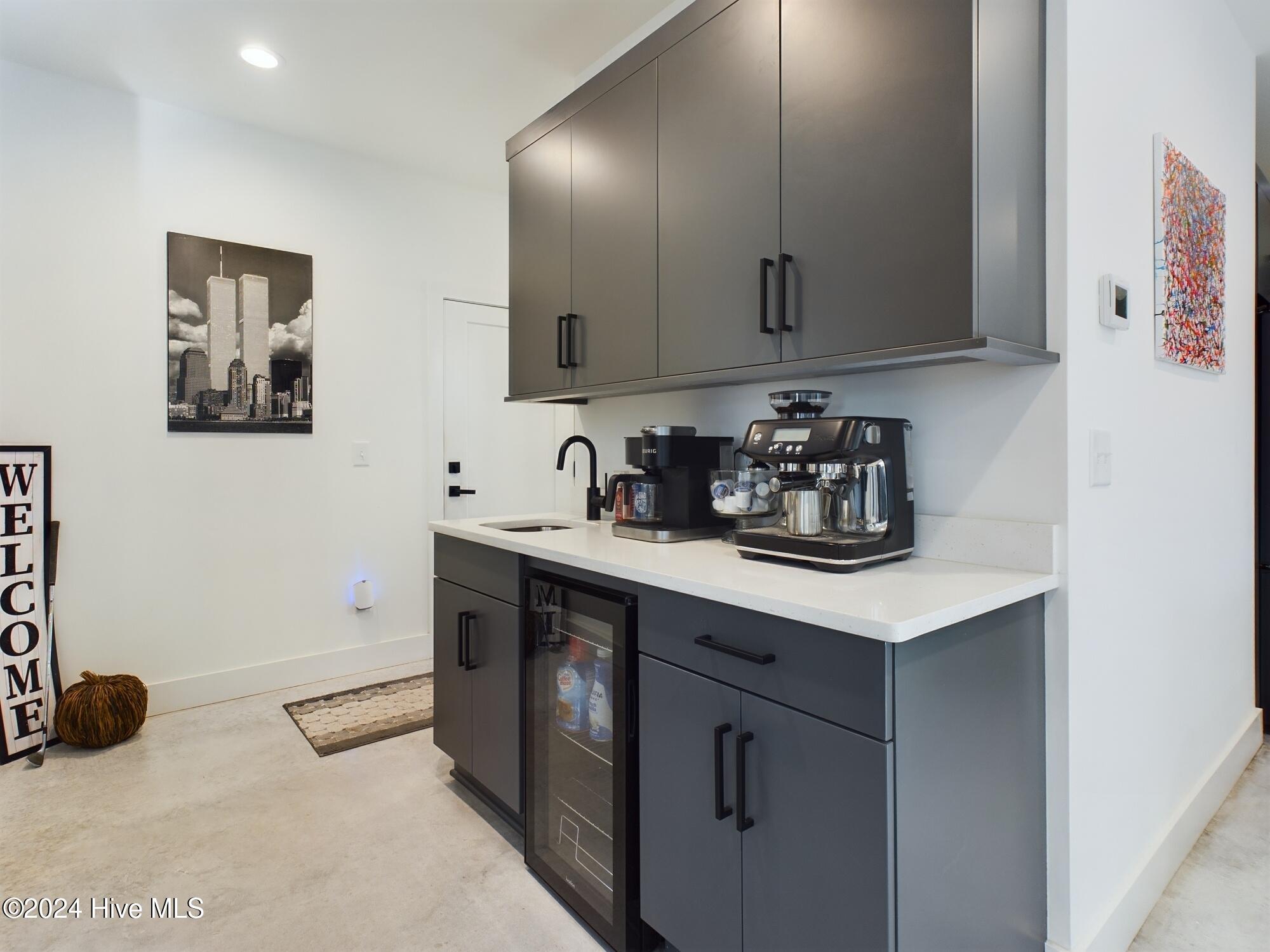 4 Woodward Place