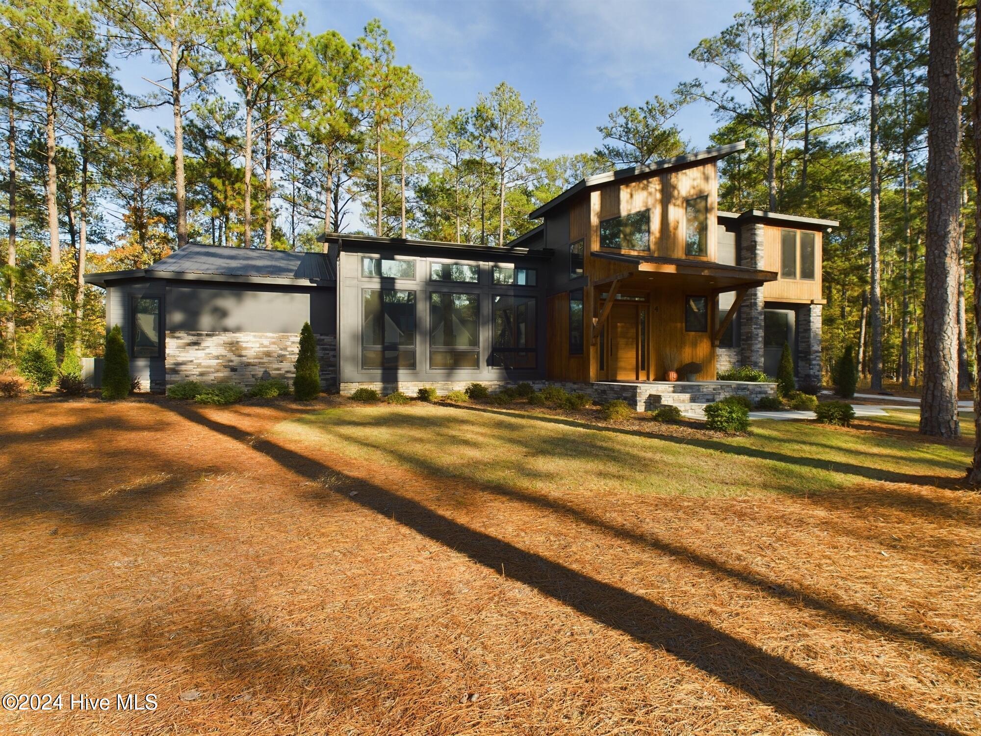 4 Woodward Place