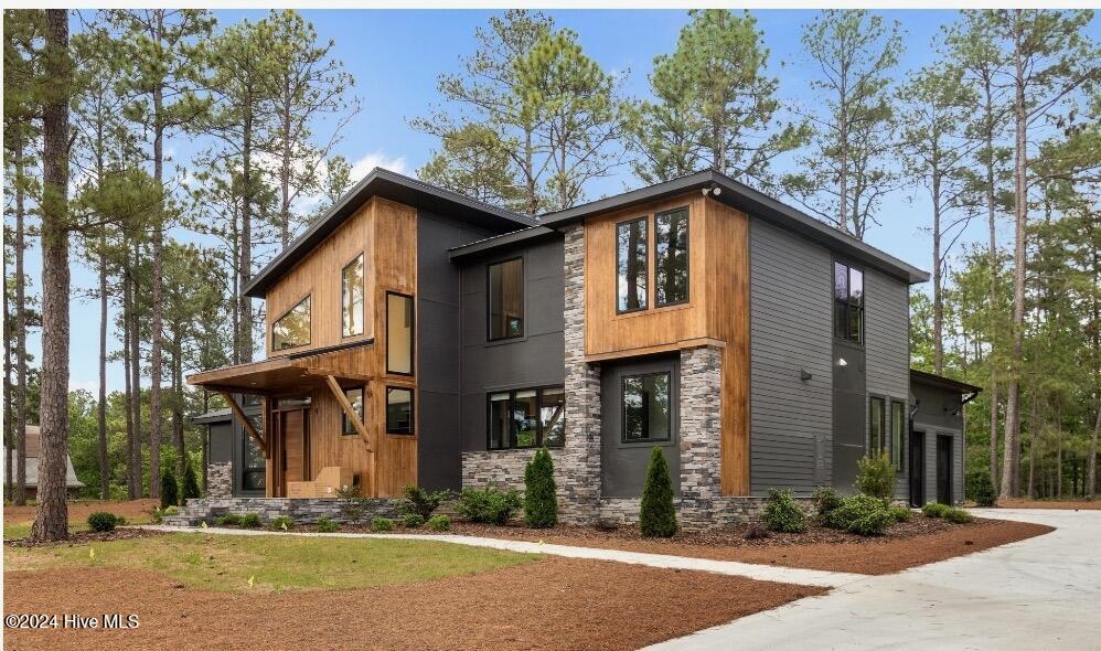 4 Woodward Place