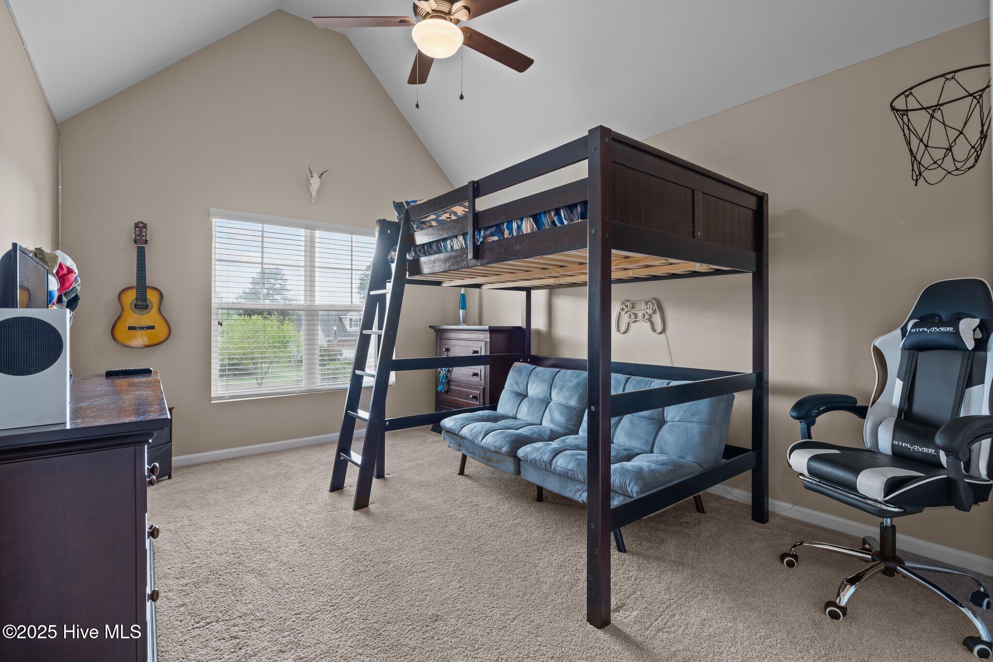 112 Walkabout Drive