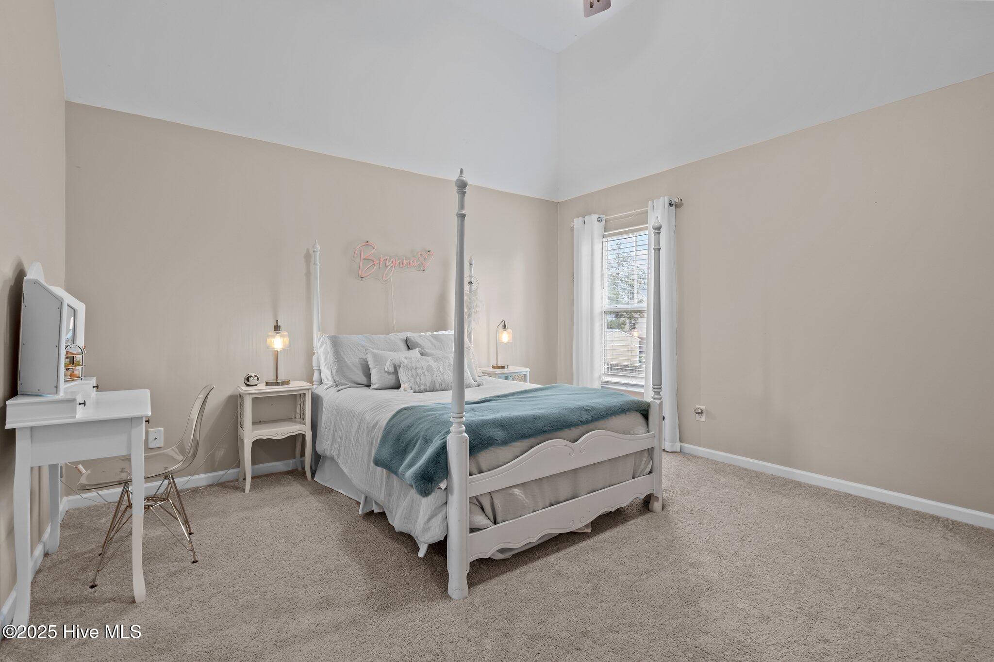 112 Walkabout Drive