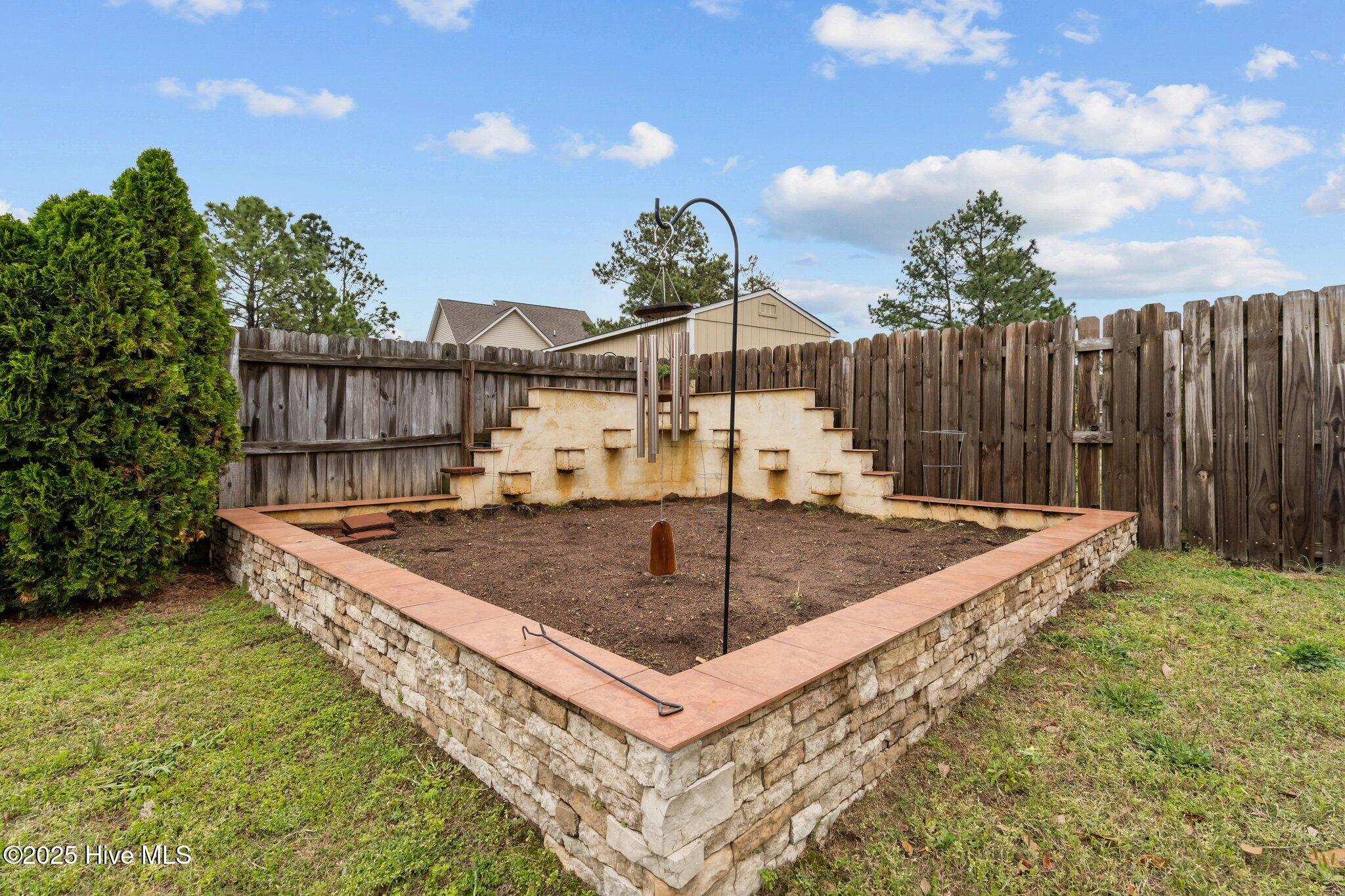 112 Walkabout Drive