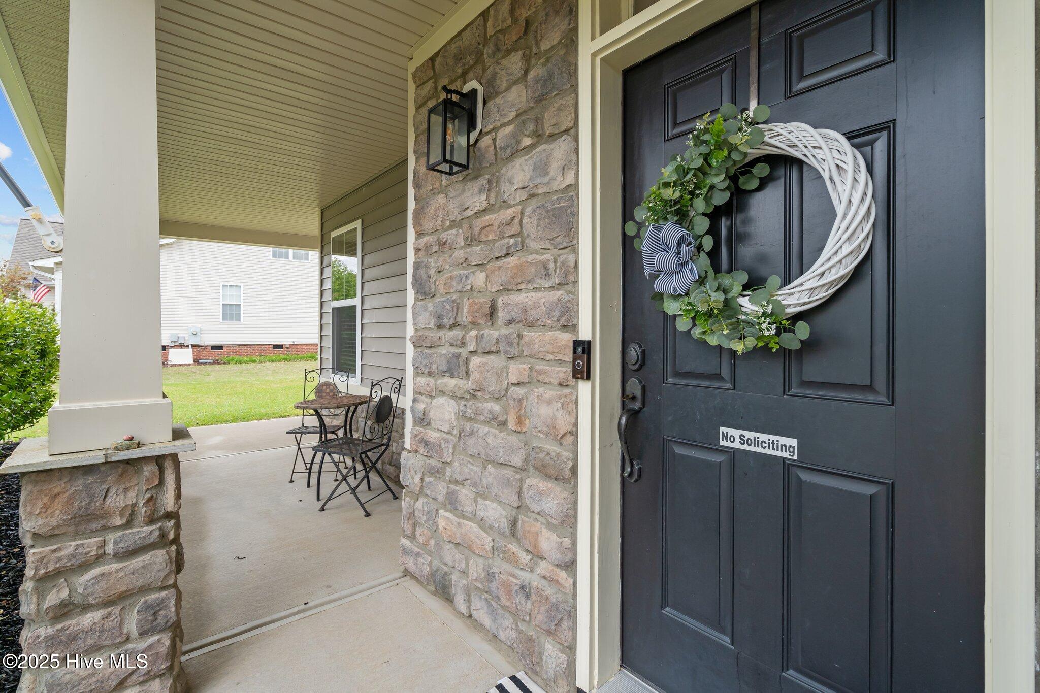 112 Walkabout Drive