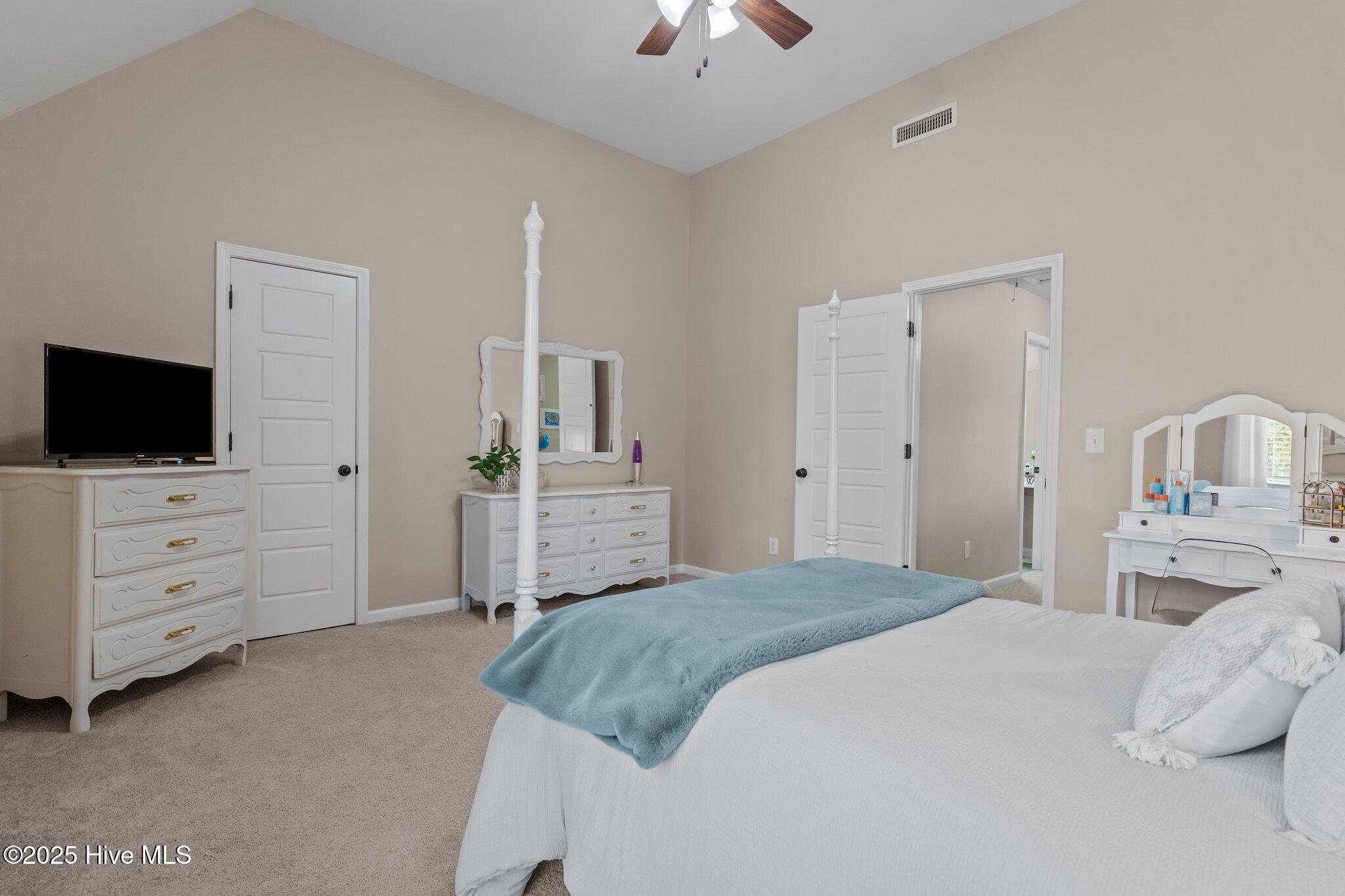 112 Walkabout Drive