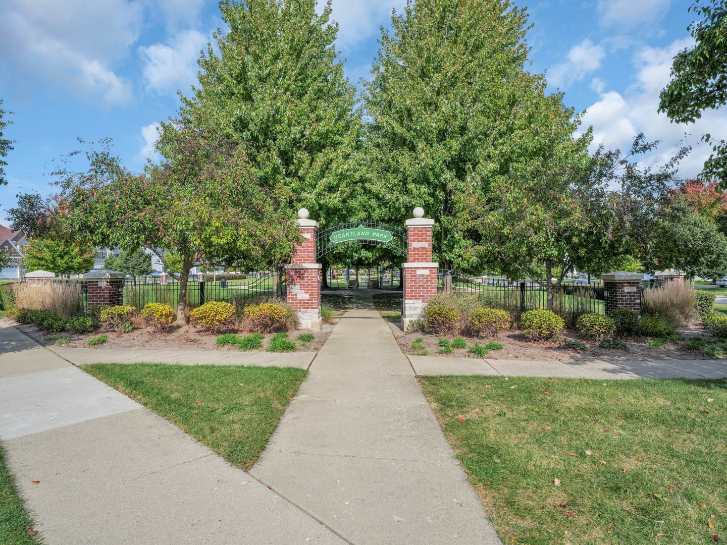 909 Forestview Way