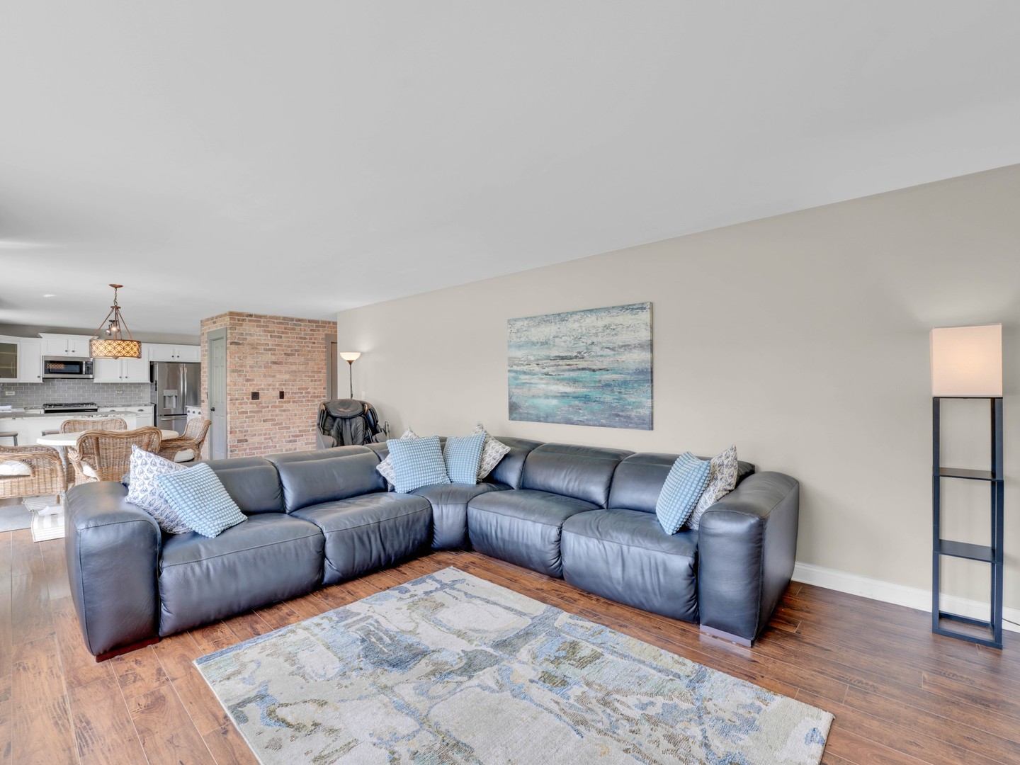 909 Forestview Way