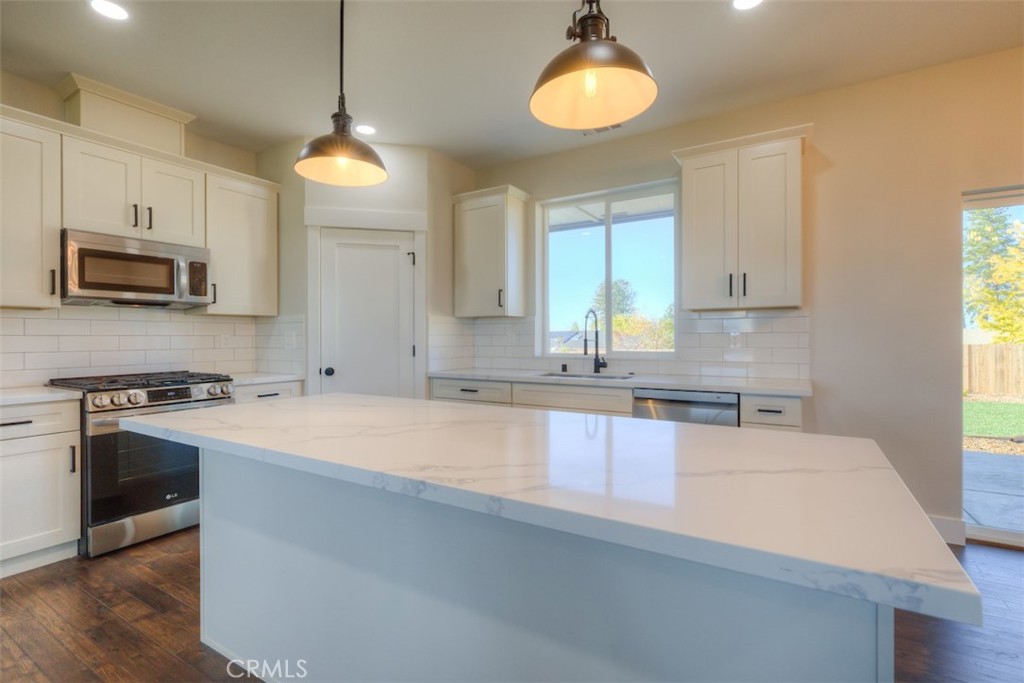 1900 Drendel Circle