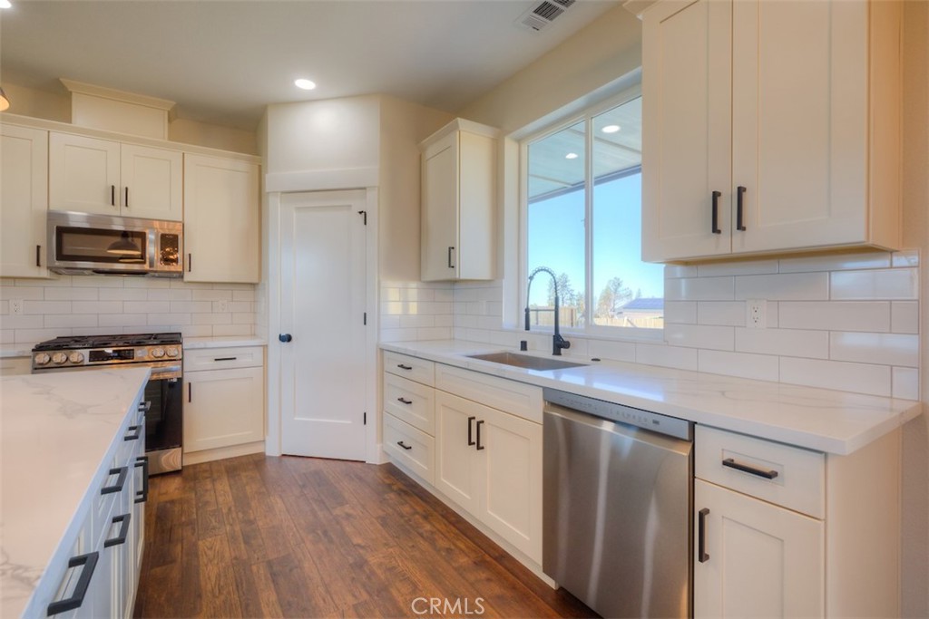1900 Drendel Circle