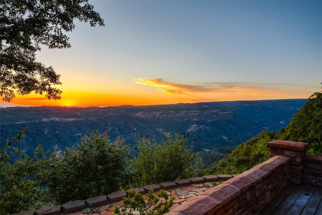 15103 Woodland Park Drive