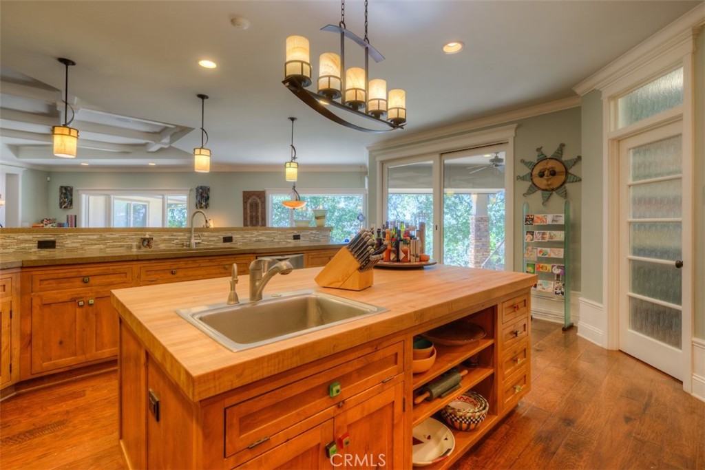 15103 Woodland Park Drive