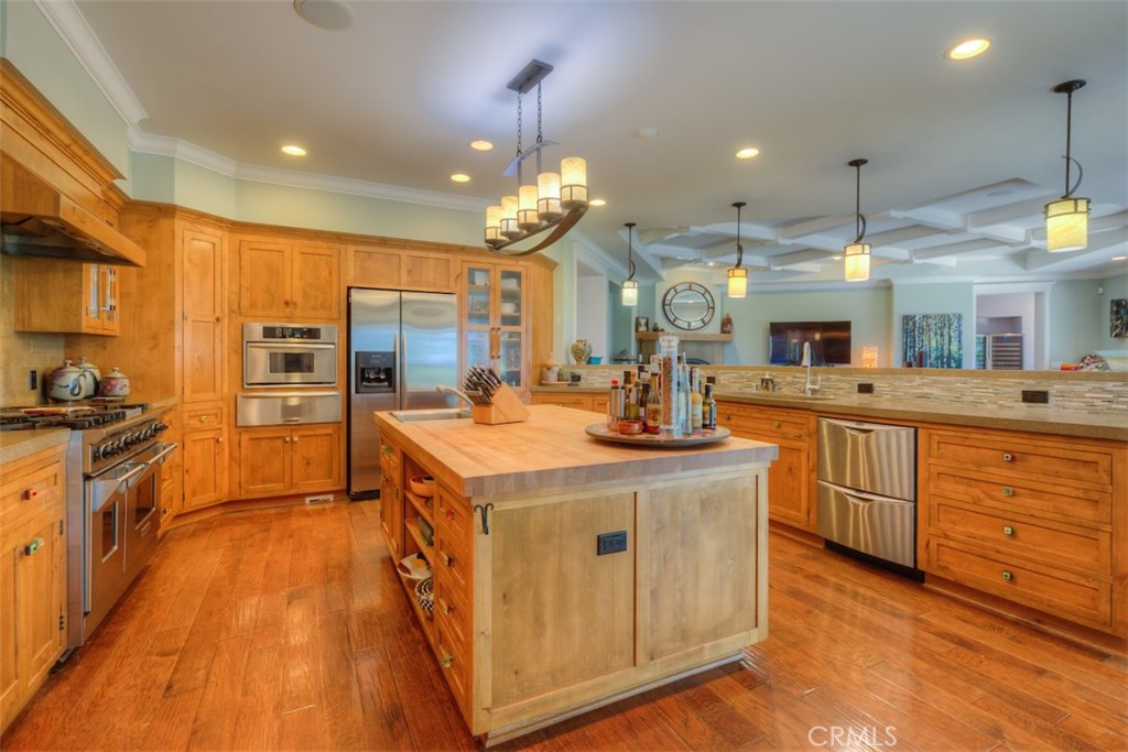 15103 Woodland Park Drive