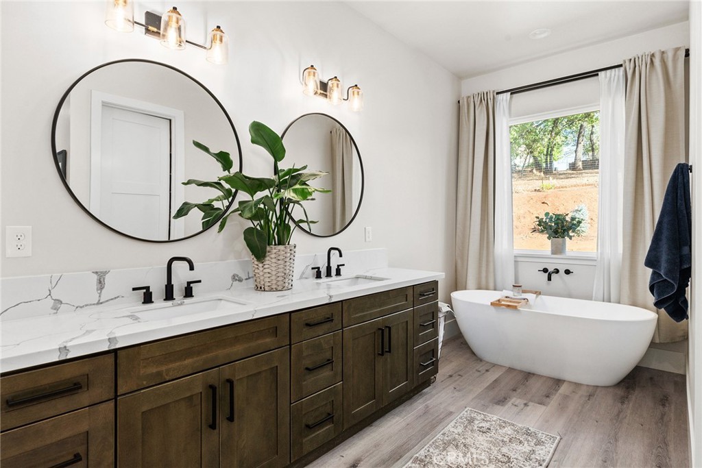 5772 Acorn Ridge Drive