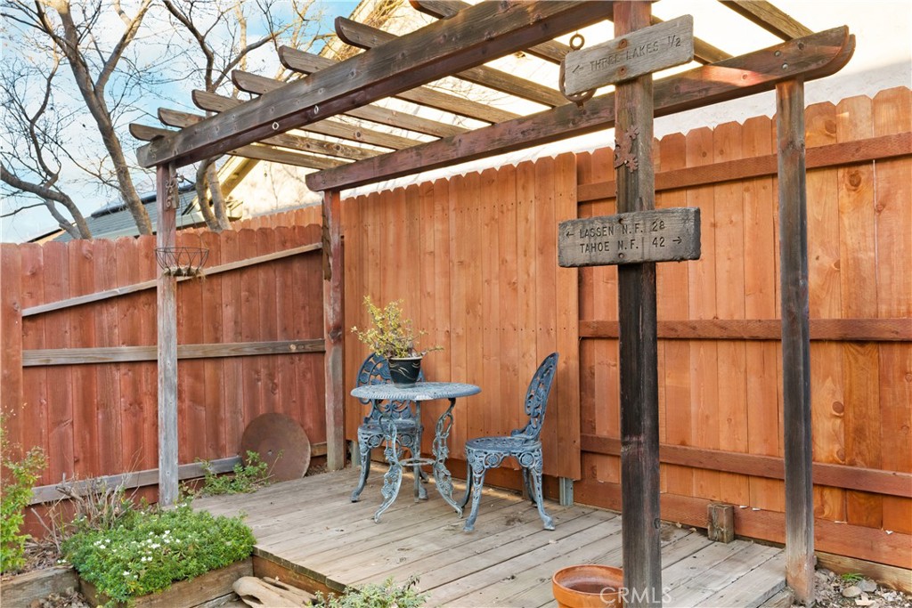 1101 Admiral Lane