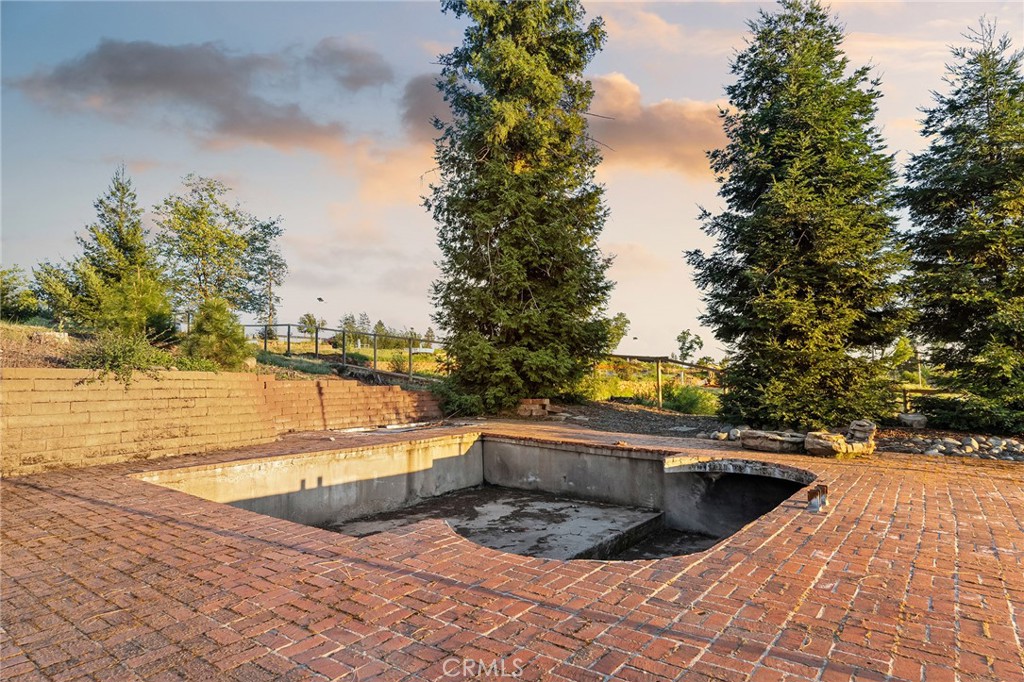 5399 Newland