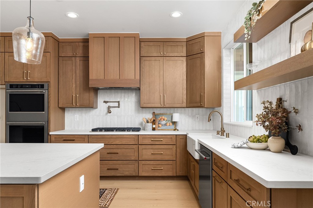 2207 De Mille Road