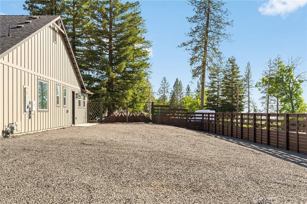 2207 De Mille Road