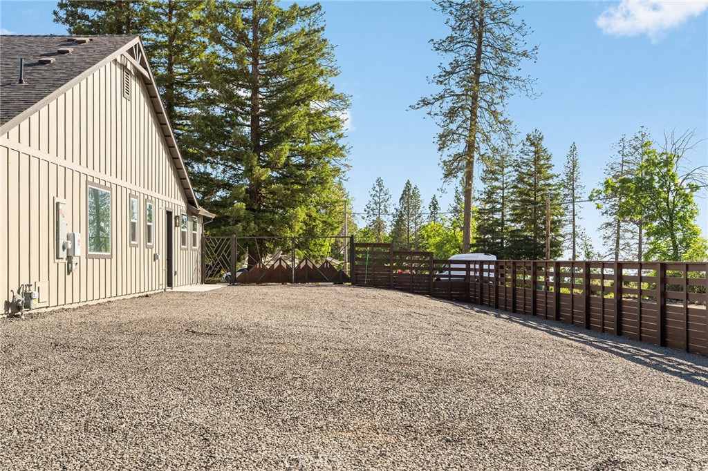 2207 De Mille Road