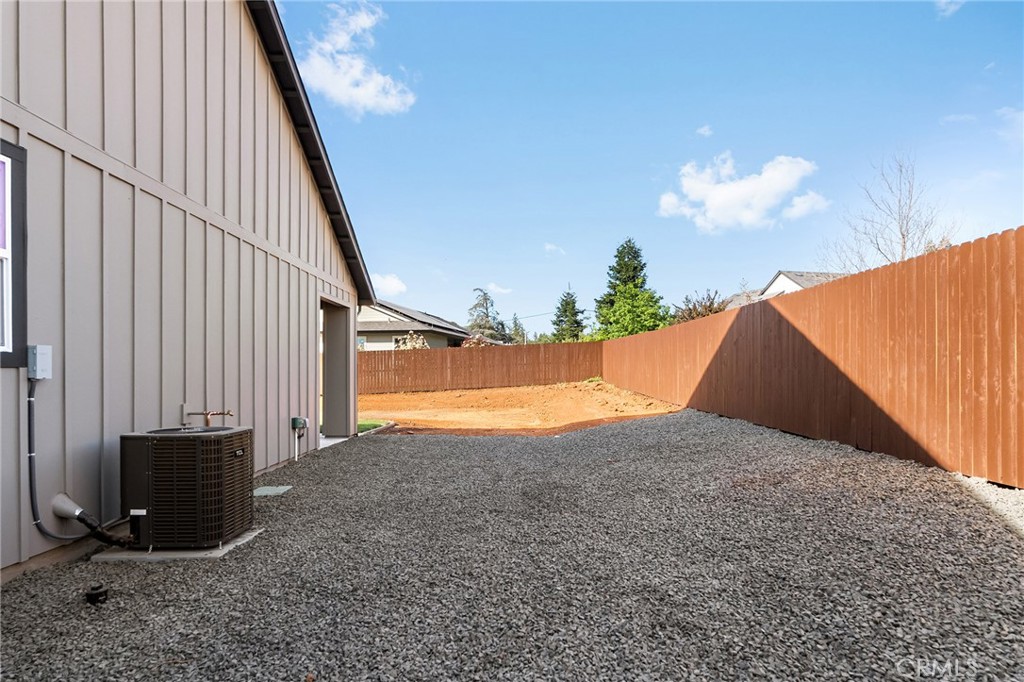 2207 De Mille Road