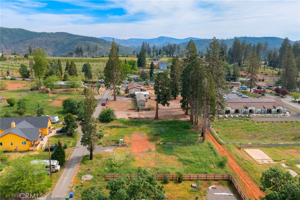 1676 Mulberry Lane