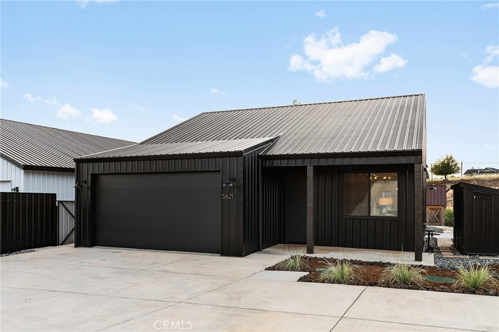 5621 Sierra Park
