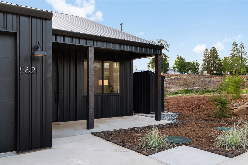 5621 Sierra Park