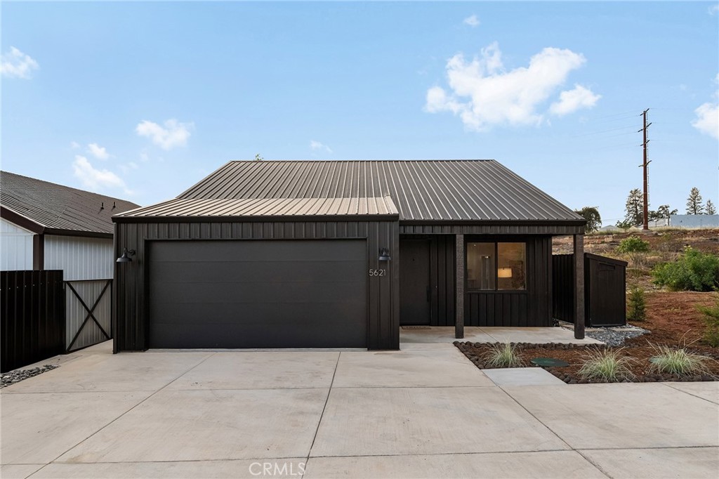5621 Sierra Park