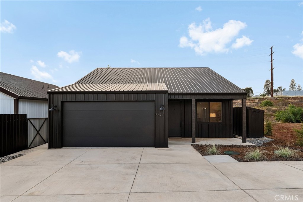 5621 Sierra Park