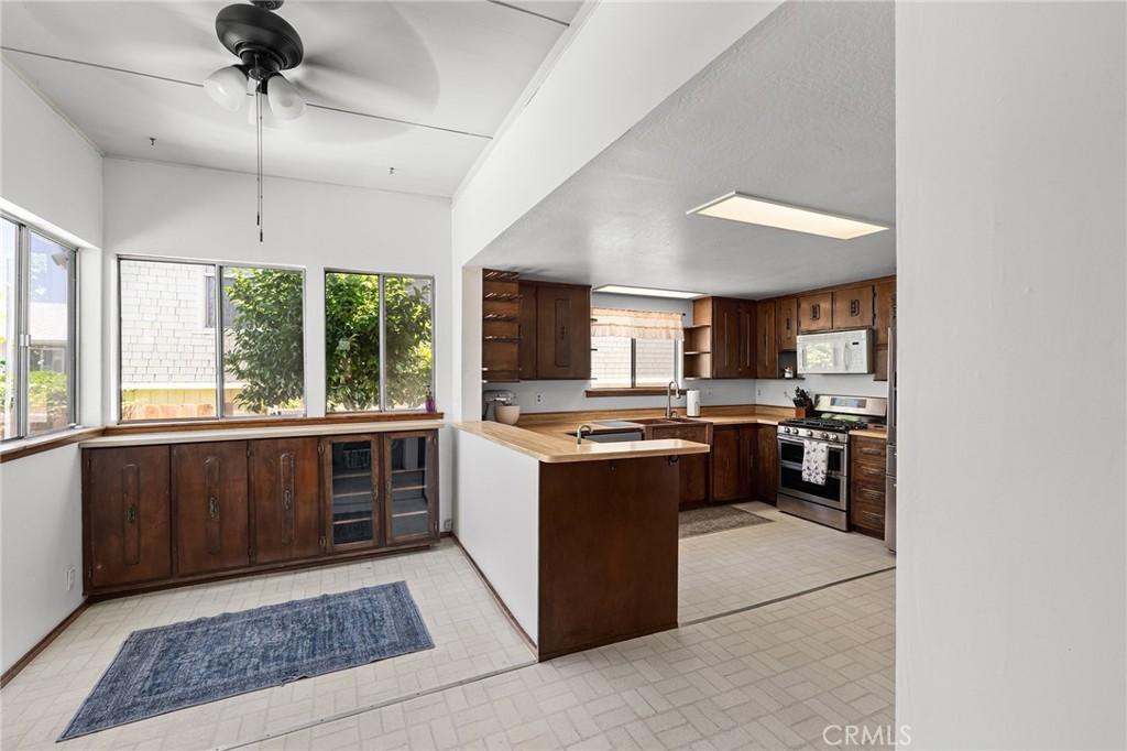 1126 Montgomery