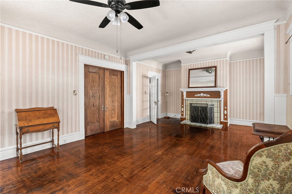 1126 Montgomery