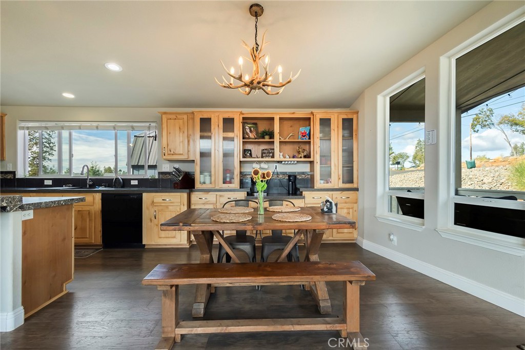 918 Deer Creek