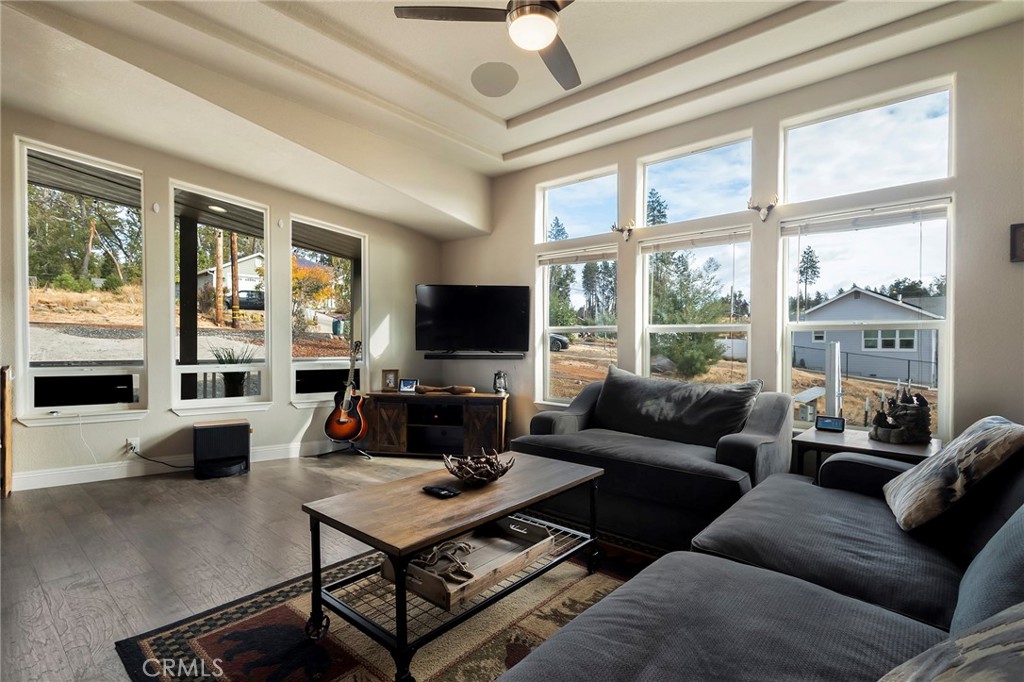 918 Deer Creek